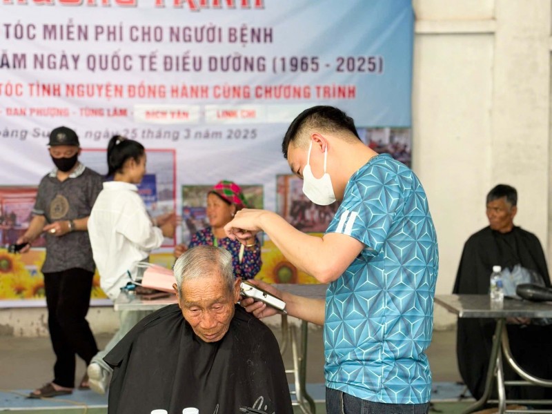 CHƯƠNG TRÌNH CẮT TÓC MIỄN PHÍ – MANG YÊU THƯƠNG ĐẾN NGƯỜI BỆNH