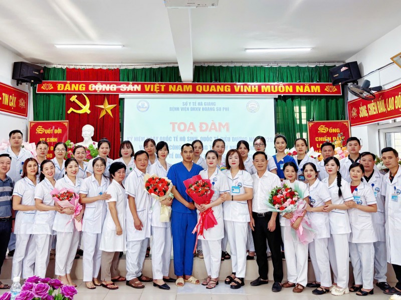 CHÀO MỪNG 60 NĂM NGÀY QUỐC TẾ ĐIỀU DƯỠNG (12/05/1965 – 2025) BỆNH VIỆN ĐA KHOA KHU VỰC HOÀNG SU PHÌ TỔ CHỨC TỌA ĐÀM “Tôn vinh người Điều dưỡng – lan tỏa yêu thương”